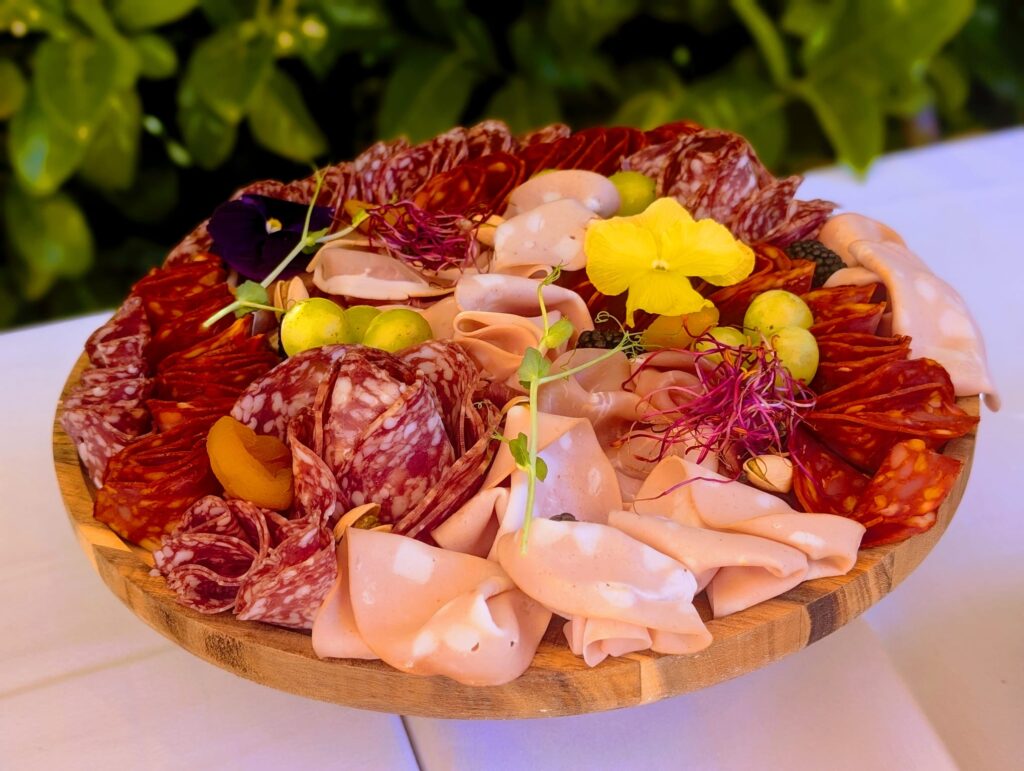 grazing table plateau